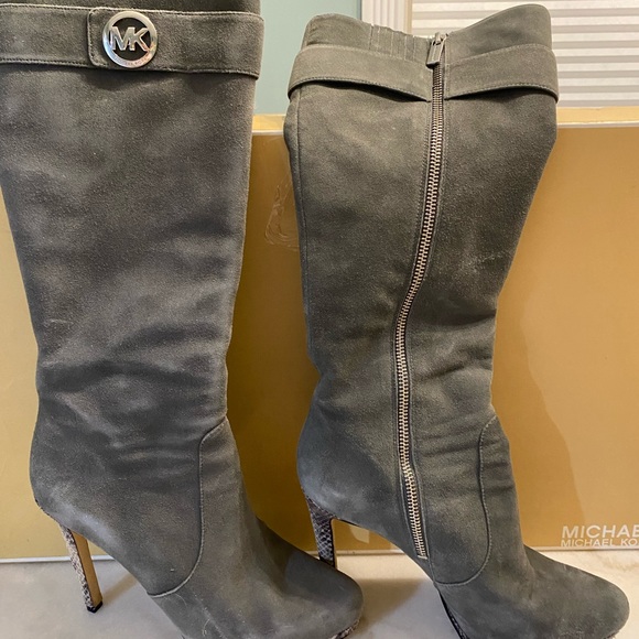 GORGEOUS MICHEAL KORS BOOTS size 8.5 - Picture 2 of 11